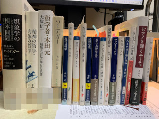 ../木田元先生の著書などを並べてみた。